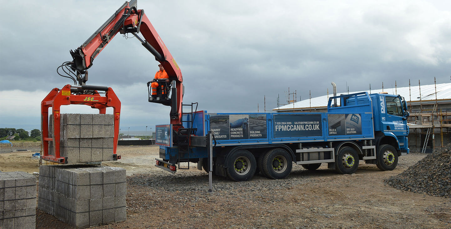 FP-McCanns-concrete-9x4-block-delivery-to-Nicholls-Filling-Station-Greysteel