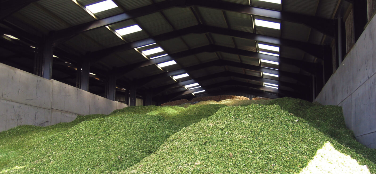 Silage-Store-with-Prestressed-Concrete-Horizontal-Panels-1