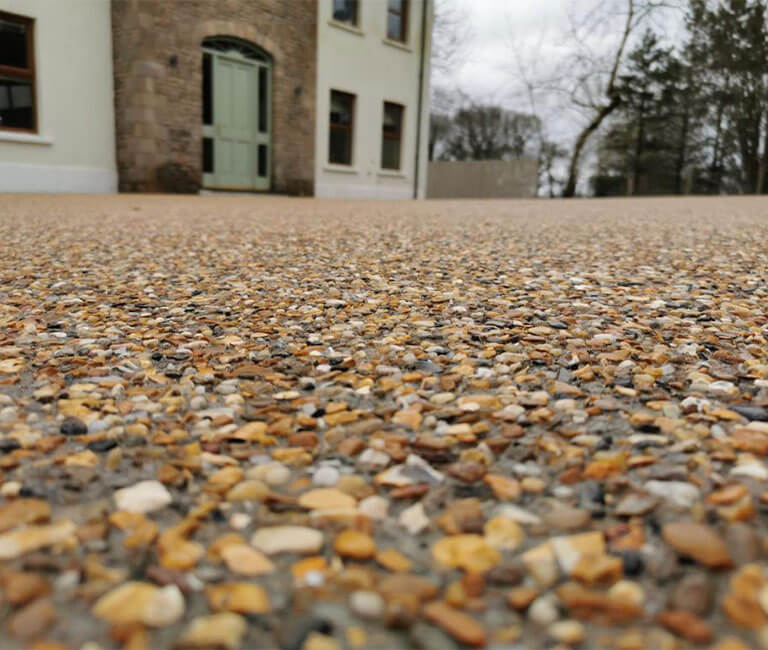 concrete-exposed-aggregate-driveway