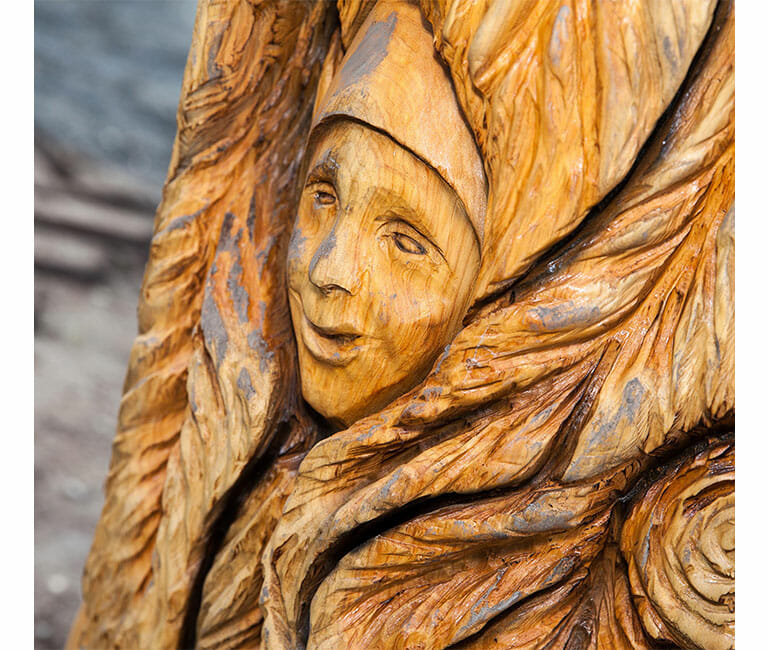 Nugents Wood detail back fairytale seat