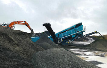 FP McCann Trial Powerscreen Chieftain 2100XE